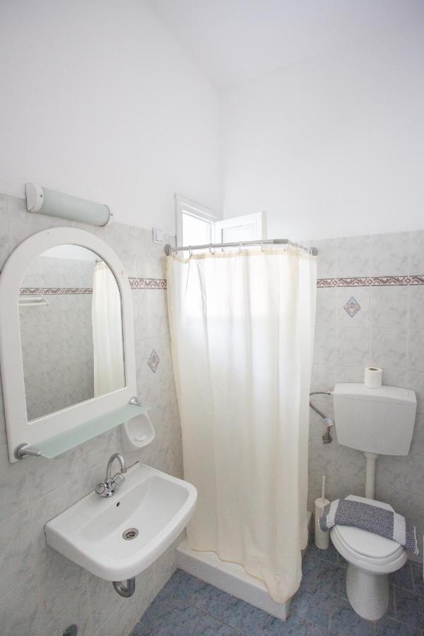 Louiza Hotel Parikia  Luaran gambar